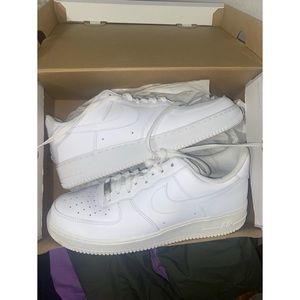 NIKE AIR FORCE 1 - MEN SIZE 10.5